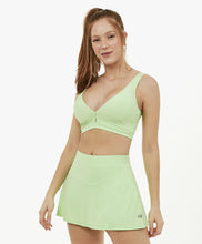 Załaduj obraz do przeglądarki galerii, Model Front: Alto Giro Fitness Haut Top Bodytex Regata Verde Joy
