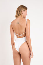 Załaduj obraz do przeglądarki galerii, Model Back: Rio De Sol Une Pièce Sand-White Adele