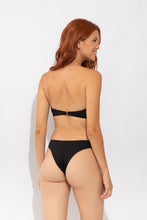 Załaduj obraz do przeglądarki galerii, Model Back: Rio De Sol Bas Bottom Solar-Black Essential