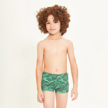 Załaduj obraz do przeglądarki galerii, Model Front: Uv Line Maillot De Bain Garçon Swim Trunks Kids Leaves Upf50+