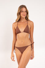 Załaduj obraz do przeglądarki galerii, Model Front: Rio De Sol Bas Bottom Sand-Cappuccino Cheeky-Micro