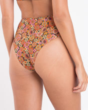Załaduj obraz do przeglądarki galerii, Image 05: Rio De Sol Bas Bottom Bouquet Hotpants