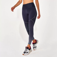 Załaduj obraz do przeglądarki galerii, Model Front: Alto Giro Fitness Bas Legging Hyper Ag Graphic Degrade Preto