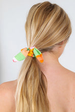Załaduj obraz do przeglądarki galerii, Model Front: Rio De Sol Chouchou Utah Scrunchie