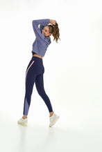 Załaduj obraz do przeglądarki galerii, Model Back: Alto Giro Fitness Haut Blusa Crimp Gola Alta Azul Heron