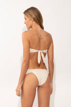 Załaduj obraz do przeglądarki galerii, Model Back: Rio De Sol Ensemble Set Malibu-Natural Mavi Baobi