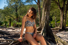 Załaduj obraz do przeglądarki galerii, Image 05: Rio De Sol Ensemble Set Wild-Black Balconet-Anna Nice