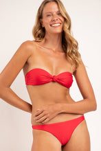 Załaduj obraz do przeglądarki galerii, Image 05: Rio De Sol Ensemble Set Microfibra-Chic-Red Bandeau-Joy Leblon