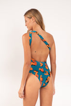 Załaduj obraz do przeglądarki galerii, Model Back: Rio De Sol Une Pièce Luma Sienna