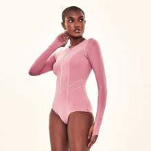 Załaduj obraz do przeglądarki galerii, Image 02: Uv Line Une Pièce Swimsuit Macae Malva Upf50+
