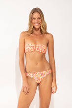 Załaduj obraz do przeglądarki galerii, Model Front: Rio De Sol Haut Top Ditsy-Butter Sara