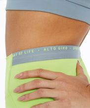 Załaduj obraz do przeglądarki galerii, Image 06: Alto Giro Fitness Bas Bermuda Hyper Elastico Costas Verde Sharp