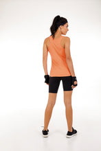 Załaduj obraz do przeglądarki galerii, Model Back: Alto Giro Fitness Bas Bermuda Supplex Meia Coxa Preto