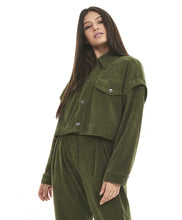 Załaduj obraz do przeglądarki galerii, Model Front: Alto Giro Fitness Haut Jaqueta Cropped Colete Stretch Verde Kalamata