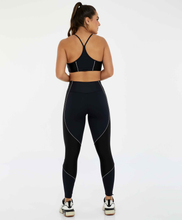 Załaduj obraz do przeglądarki galerii, Model Back: Alto Giro Fitness Bas Legging Hyper Recortes Atlanta Preto