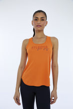 Załaduj obraz do przeglądarki galerii, Model Front: Alto Giro Fitness Haut Regata Skin Fit Inspiracional Laranja Orangeade