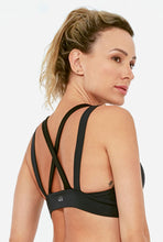 Załaduj obraz do przeglądarki galerii, Model Back: Alto Giro Fitness Haut Top Up Co2 Com Recortes Atlanta Preto