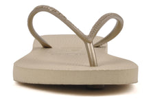 Załaduj obraz do przeglądarki galerii, Model Front: Havaianas Tongs Slim Sand Grey/Light Golden