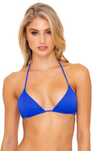 Załaduj obraz do przeglądarki galerii, Model Front: Luli Fama Haut Top Seamless Blue My Mind Orillas