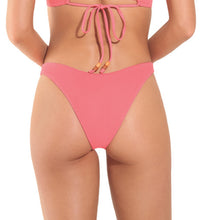 Załaduj obraz do przeglądarki galerii, Model Back: Maaji Bas Bottom Lipstick Rose Dainty Splendour