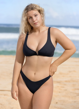 Załaduj obraz do przeglądarki galerii, Image 07: Maaji Haut Top Victory Splendour Black