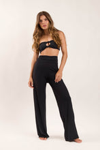 Załaduj obraz do przeglądarki galerii, Model Front: Rio De Sol Pantalon De Plage Black Pants Knot