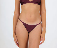 Załaduj obraz do przeglądarki galerii, Gallery: Rio De Sol Bas Bottom Barolo California