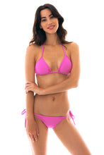 Załaduj obraz do przeglądarki galerii, Model Front: Rio De Sol Bas Bottom Bikini Tri