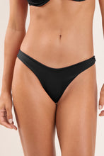 Załaduj obraz do przeglądarki galerii, Gallery: Rio De Sol Bas Bottom Lava Kai