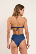 Załaduj obraz do przeglądarki galerii, Model Back: Rio De Sol Bas Bottom Navy Hotpants