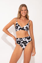 Załaduj obraz do przeglądarki galerii, Image 05: Rio De Sol Bas Bottom Poppy Hotpants