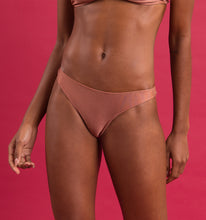 Załaduj obraz do przeglądarki galerii, Image 09: Rio De Sol Bas Bottom Shimmer-Copper Essential