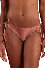 Załaduj obraz do przeglądarki galerii, Gallery: Rio De Sol Bas Bottom Shimmer-Copper Ibiza-Comfy