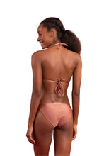 Załaduj obraz do przeglądarki galerii, Model Back: Rio De Sol Bas Bottom Shimmer-Copper Ibiza-Comfy