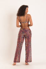 Załaduj obraz do przeglądarki galerii, Model Back: Rio De Sol Pantalon De Plage Cobra Trouser