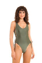 Załaduj obraz do przeglądarki galerii, Model Front: Rio De Sol Une Pièce Croco Zoe