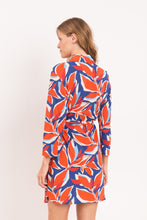 Załaduj obraz do przeglądarki galerii, Model Back: Rio De Sol Chemise Leaves Chemise