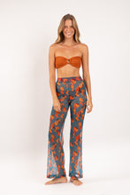 Załaduj obraz do przeglądarki galerii, Model Front: Rio De Sol Pantalon De Plage Luma Pants Lana