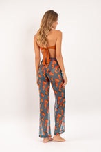Załaduj obraz do przeglądarki galerii, Model Back: Rio De Sol Pantalon De Plage Luma Pants Lana