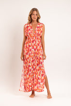 Załaduj obraz do przeglądarki galerii, Model Front: Rio De Sol Vêtement De Plage Mirage Long Dress Soleil