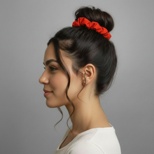Załaduj obraz do przeglądarki galerii, Image 03: Rio De Sol Chouchou Rouge Scrunchie