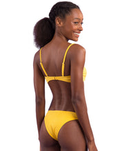 Załaduj obraz do przeglądarki galerii, Image 07: Rio De Sol Ensemble Set Malibu-Yellow Bandeau-Duo Essential