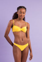 Załaduj obraz do przeglądarki galerii, Image 10: Rio De Sol Ensemble Set Malibu-Yellow Bandeau-Duo Essential