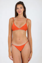 Załaduj obraz do przeglądarki galerii, Model Front: Rio De Sol Ensemble Set Paprica Tri-Fixo California