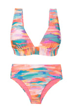 Załaduj obraz do przeglądarki galerii, Product Front: Rio De Sol Ensemble Set River Halter-Cos Hotpant-Cos