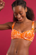 Załaduj obraz do przeglądarki galerii, Image 11: Rio De Sol Ensemble Set Trail-Orange Amelia Baobi