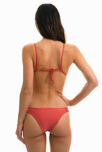 Załaduj obraz do przeglądarki galerii, Model Back: Rio De Sol Haut Top Madras Dupla Face