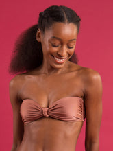 Załaduj obraz do przeglądarki galerii, Image 09: Rio De Sol Haut Top Shimmer-Copper Bandeau-Joy