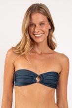 Załaduj obraz do przeglądarki galerii, Gallery: Rio De Sol Haut Top Shimmer-Shark Mavi