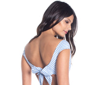 Załaduj obraz do przeglądarki galerii, Model Back: Saha Haut Top Aurora Floral Sweetness